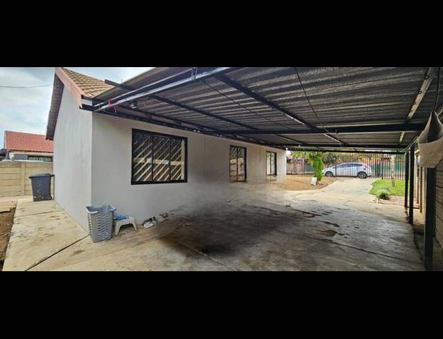 2 BEDROOM HOUSE FOR SALE IN LOTUS GARDENS